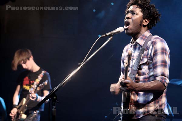 BLOC PARTY - 2007-01-22 - PARIS - Radio France (Studio 105) - Rowland Kelechukwu Okereke - Russell Dean Lissack